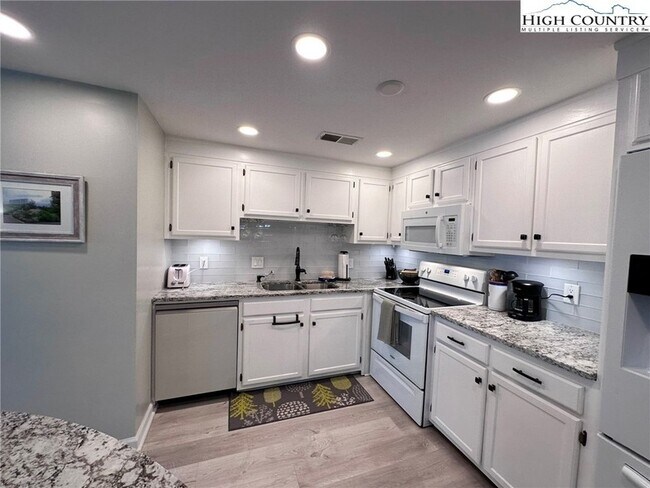 Building Photo - 303 Sugar Top Dr