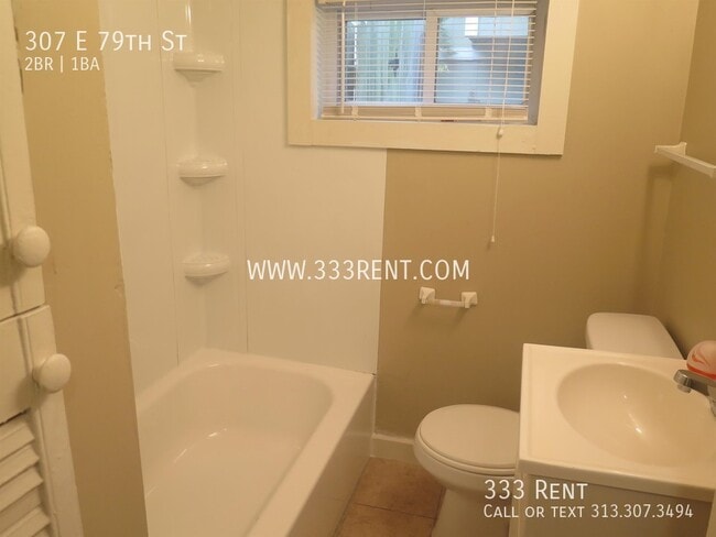 Building Photo - 307 E 79th St