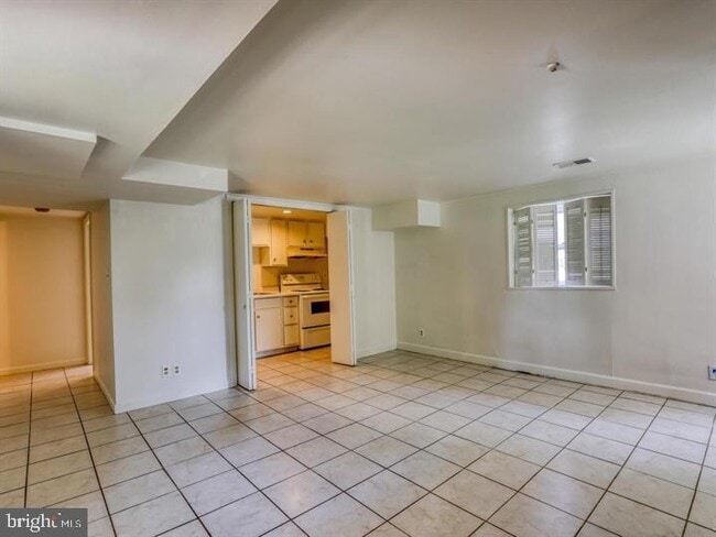 Building Photo - 103 N Church St