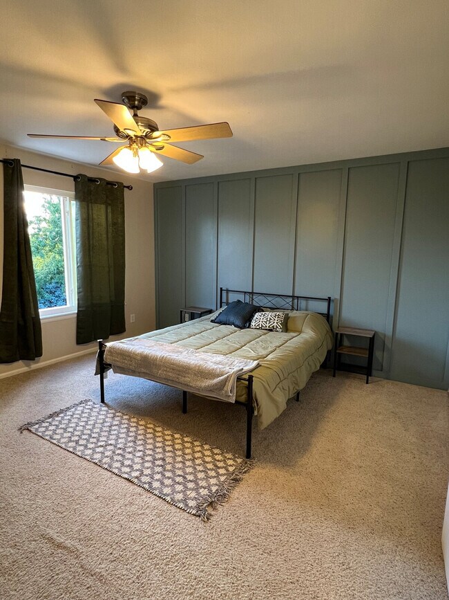 Building Photo - 5494 S Picadilly St