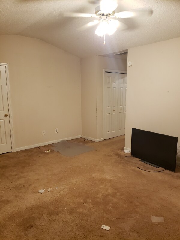 Building Photo - 1517 April Ln