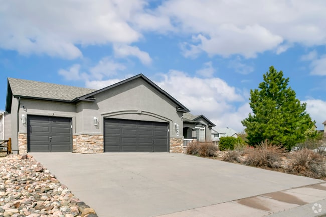 Building Photo - 8946 Oakmont Rd