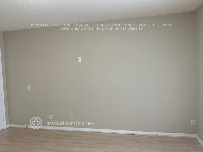 Building Photo - 8444 S Lake Forest Dr