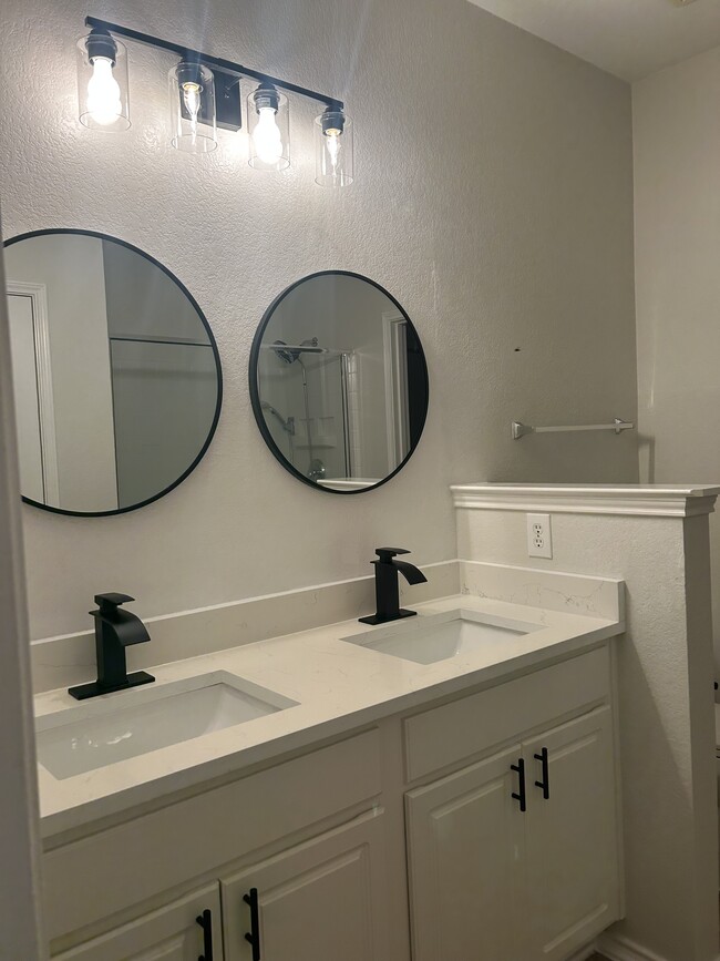 Building Photo - 8012 Wyoming Dr