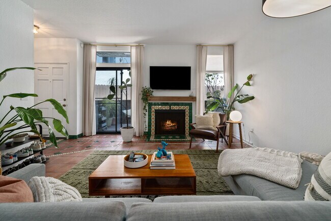 Primary Photo - 12726 Mitchell Ave