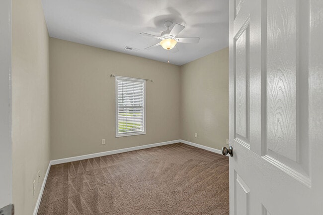 Building Photo - 238 Silver Hills Dr