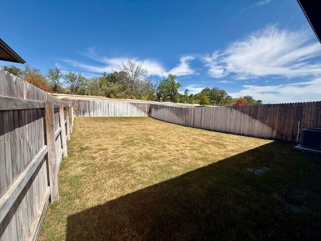Building Photo - 243 Nespral Dr