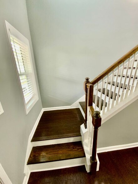 Building Photo - 294 Bass St SW