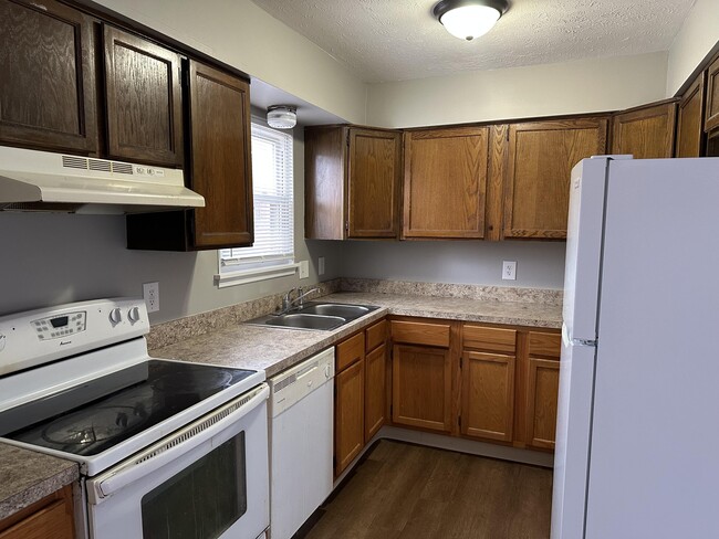 Building Photo - 1179 Tatesbrook Dr