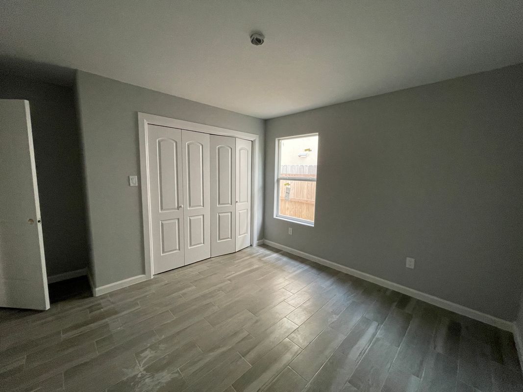 Building Photo - 5521 Conroe St