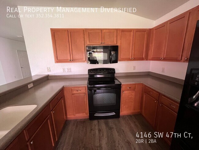 Building Photo - 4146 SW 47th Ct