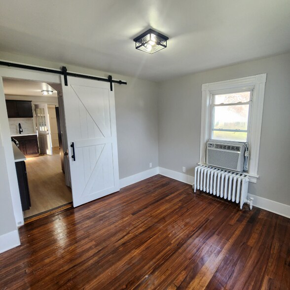 Building Photo - 25 Kemp Ave