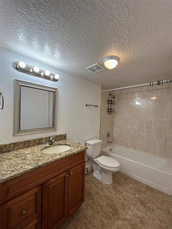 Building Photo - 220 Riverbend Dr