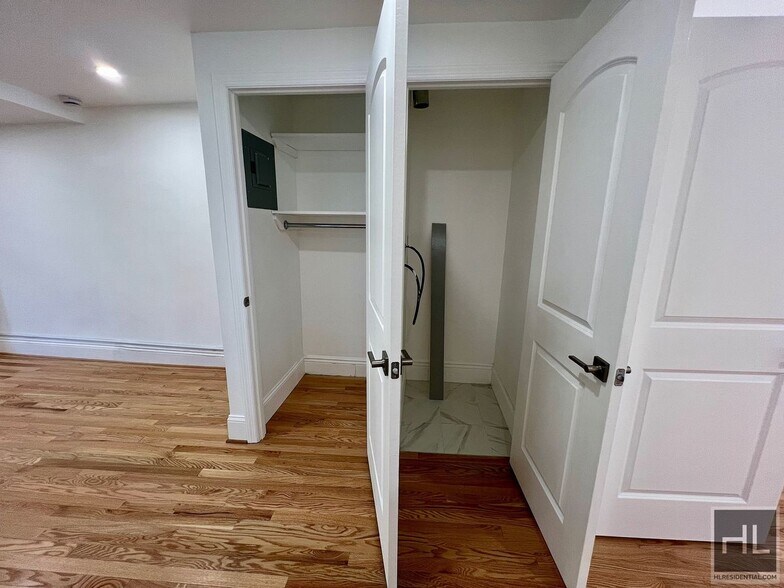 Building Photo - 2BR 1BA Classic Details Top Floor Brownstone w/ New Modern Finish on Preserved Bedstuy Block