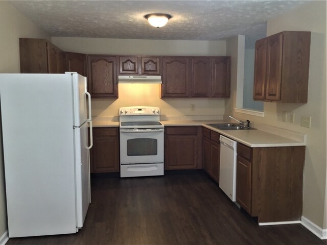 Building Photo - 2092 Meadowlark Ln