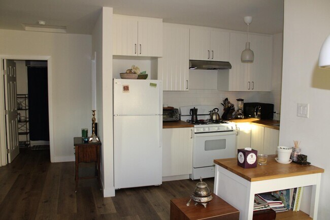 Building Photo - 2824 8th Ave