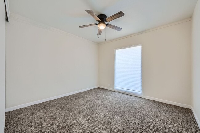 Building Photo - Stunning 2 Bedroom Newly Remodeled Modern Unit in Downtown Las Vegas