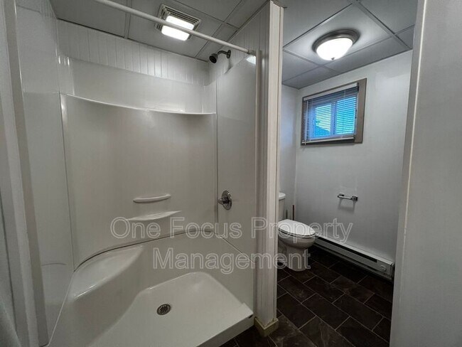 Building Photo - 525 W Church St