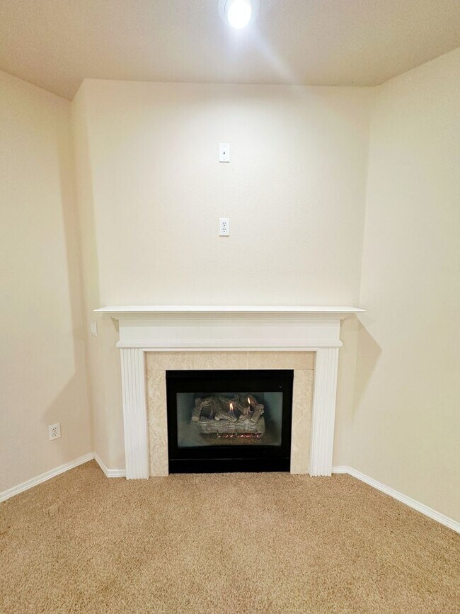 Building Photo - Gorgeous 4-Bedroom, 2.5-Bathroom House in ...