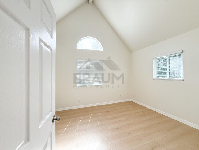 Building Photo - 14257 Friar St