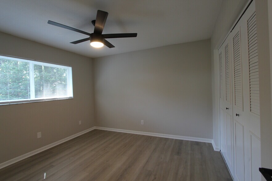 Bedroom 3 - 6987 Duncansby Ave N