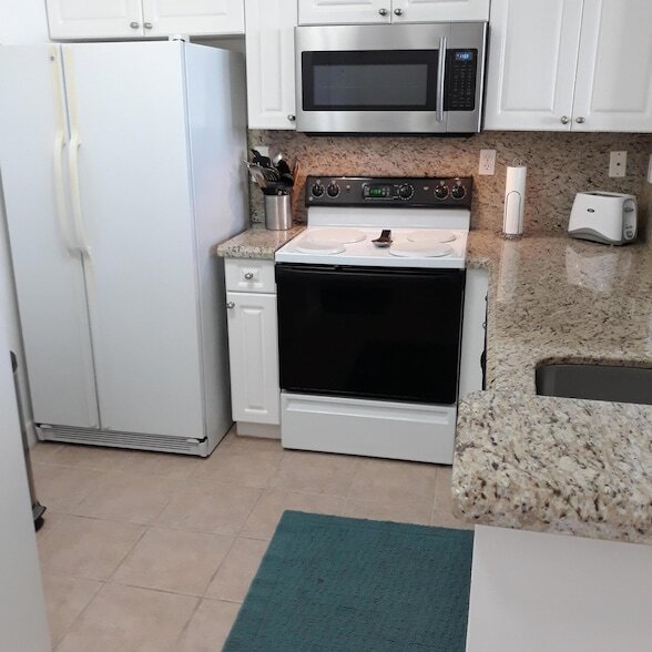 Building Photo - 520 SE 5 Ave