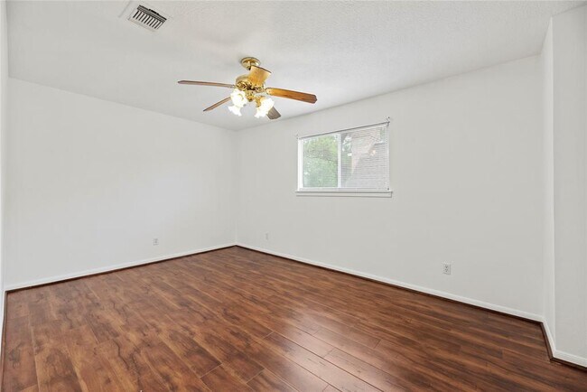 Building Photo - 20231 Brondesbury Dr