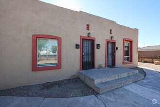 Building Photo - Cute, one bedroom, in  Phoenix, with utili...