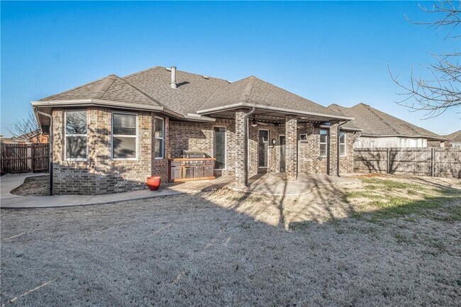 Building Photo - 1704 NW 164th Terrace