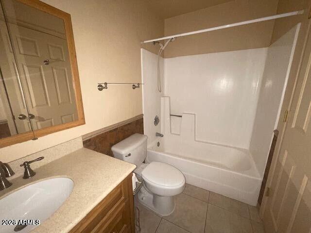 Building Photo - 14008 N Kendall Dr