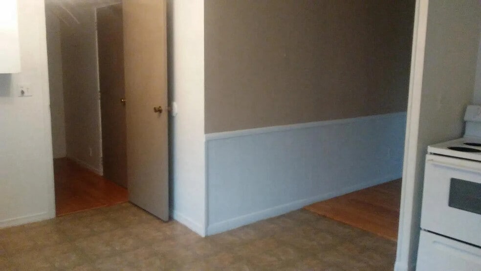 Building Photo - 3351 N Kinser Pike