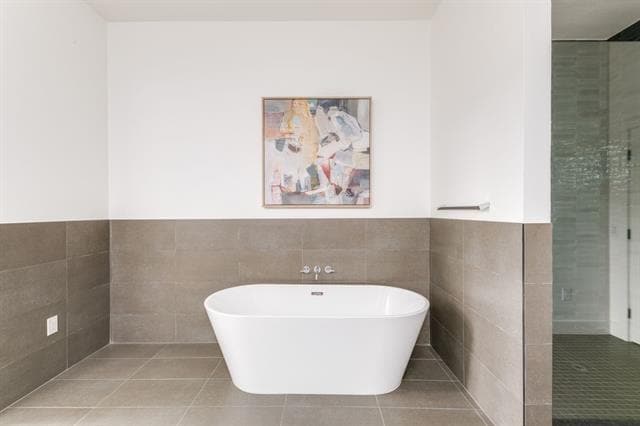 Building Photo - 3812 Beechwood Ln