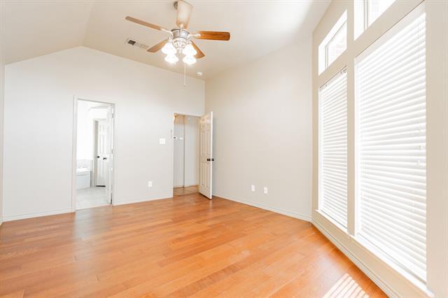 Building Photo - 1875 Crestlake Dr