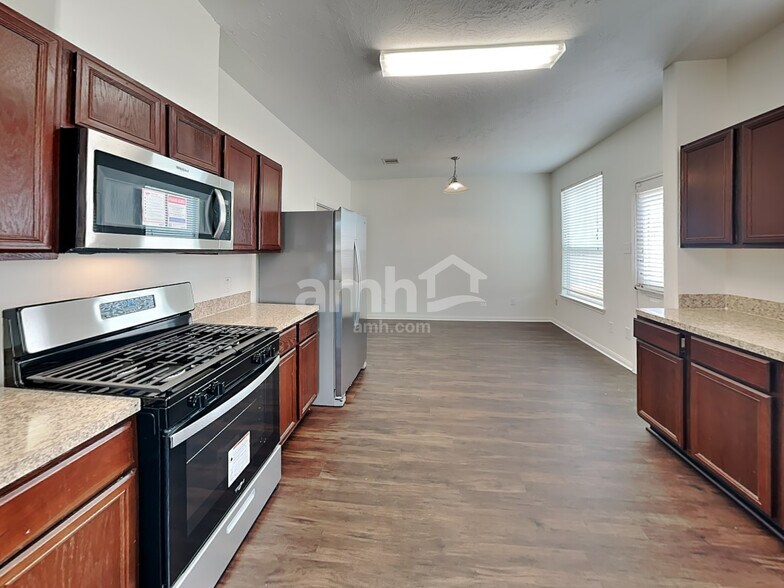 Building Photo - 3903 Hawthorne Glen Ct