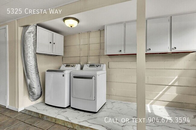 Building Photo - 5325 Cresta Way