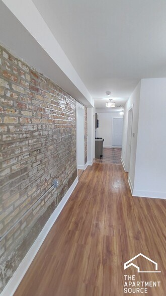 Building Photo - 1255 N Harding Ave