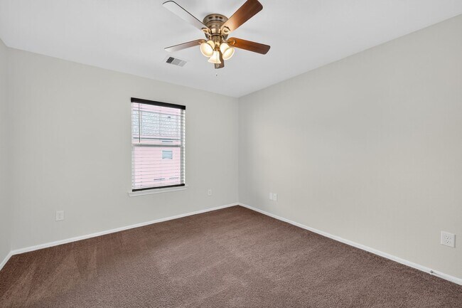 Building Photo - 6115 Shadow Isle Ln