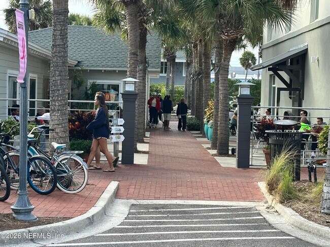 Building Photo - 2009 Seminole Rd