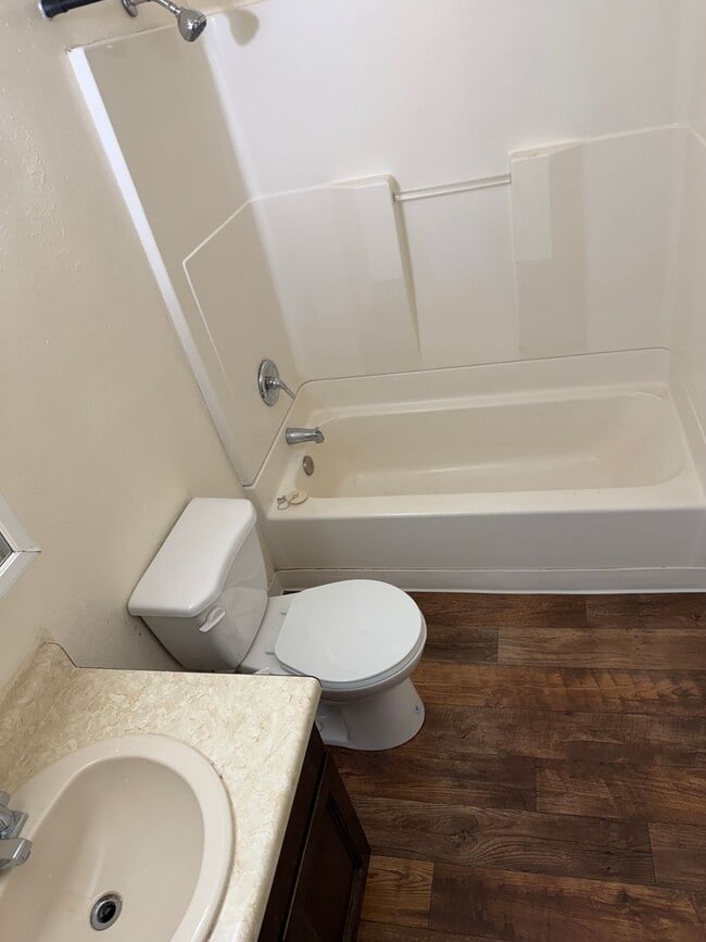 Building Photo - 2-bedroom duplex