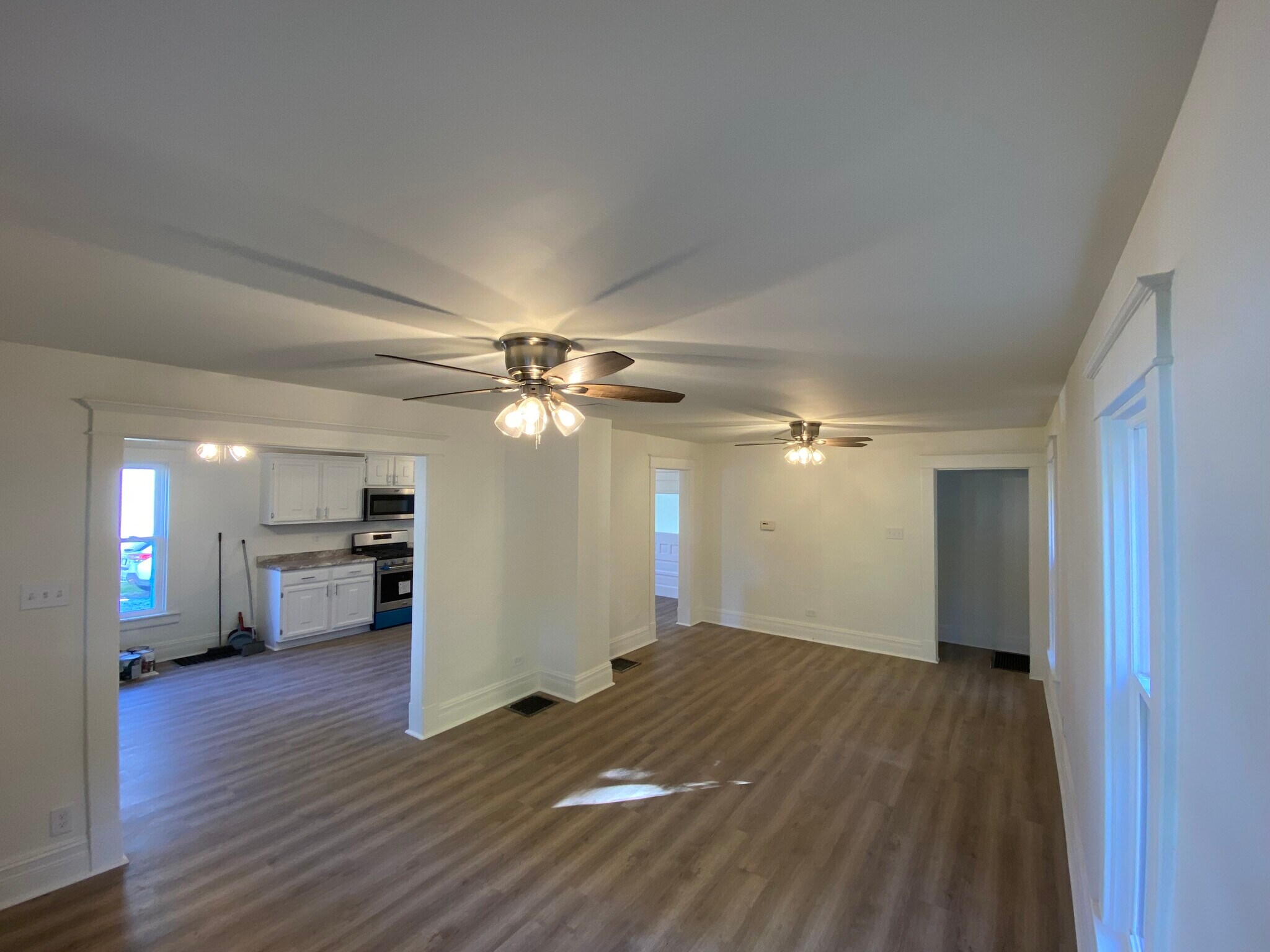 Building Photo - 9907 Bateman Ave