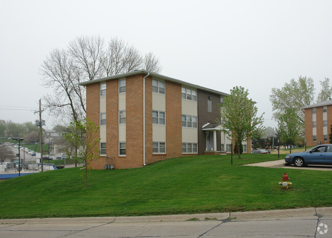 Primary Photo - 513 Wilshire Dr