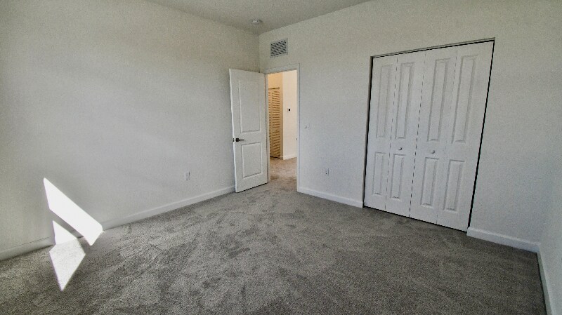 Building Photo - 4949 Peacock Wy