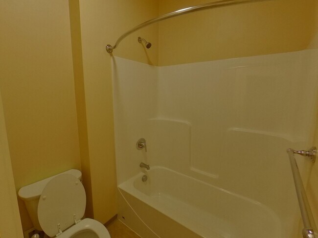 Building Photo - Alder Duplexes on 17th