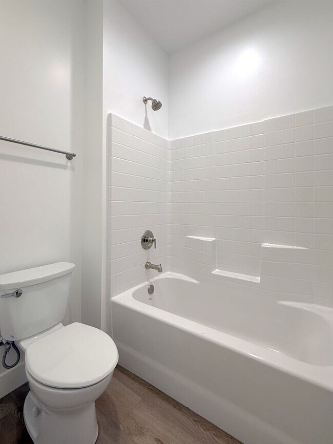 Building Photo - Brand New 3 bed, 2.5 Bath 1 car garage Townhome