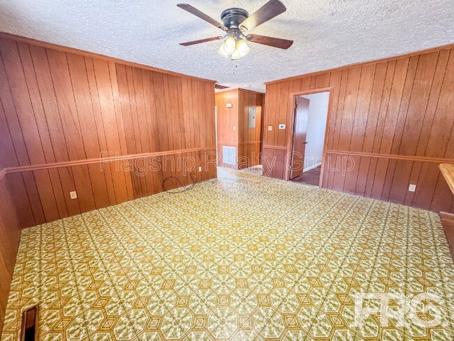 Building Photo - 124 Grant Dr