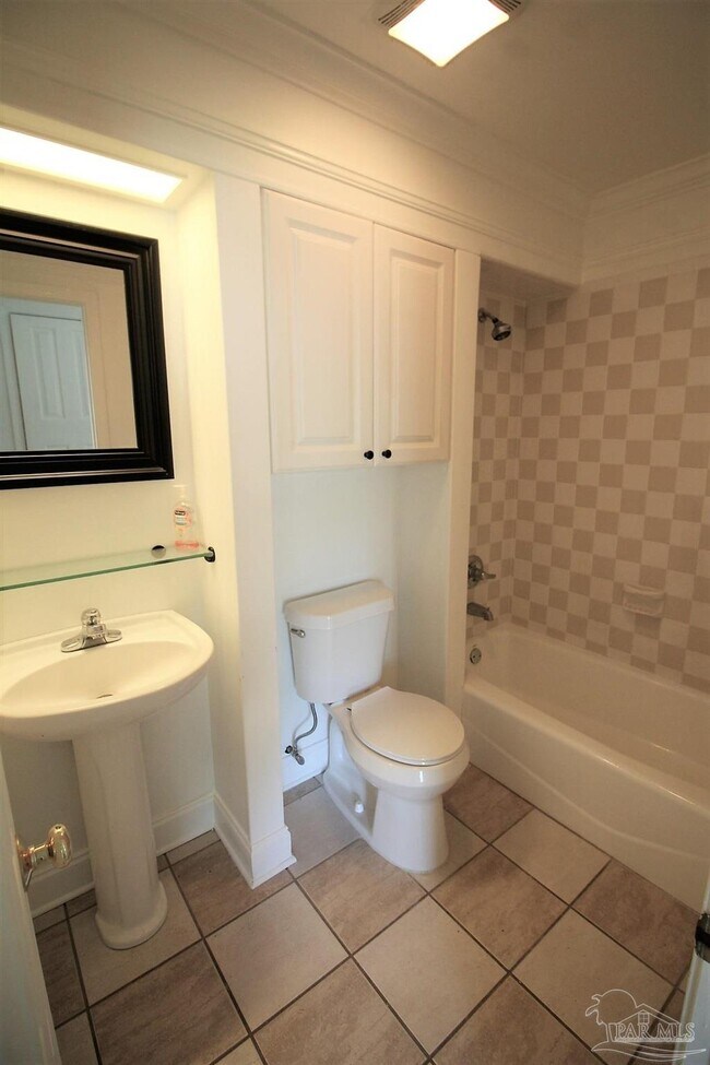 Building Photo - 4947 Yacht Harbor Dr