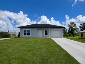 Building Photo - Beautiful Brand new house for rent, Lehigh Acres