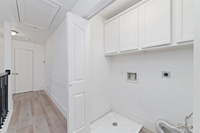 Building Photo - 5214 Bay Pines Dr