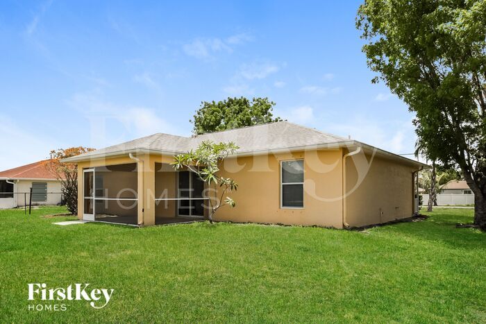 Building Photo - 218 Blackstone Dr