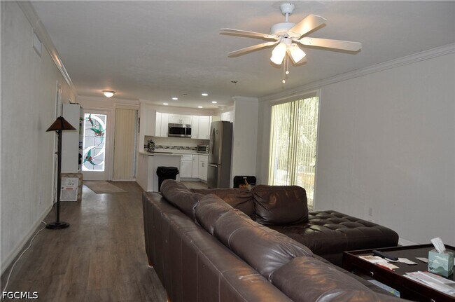 Building Photo - 1435 Alcazar Ave